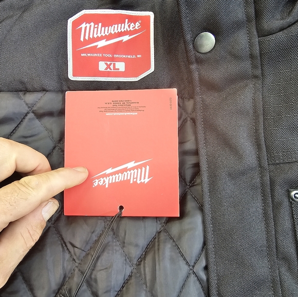 New Milwaukee branded, heated jacket - Picture 8 of 9